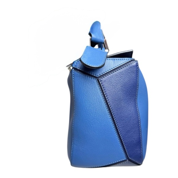 Loewe Puzzle Medium Blue - Picture 4 of 6